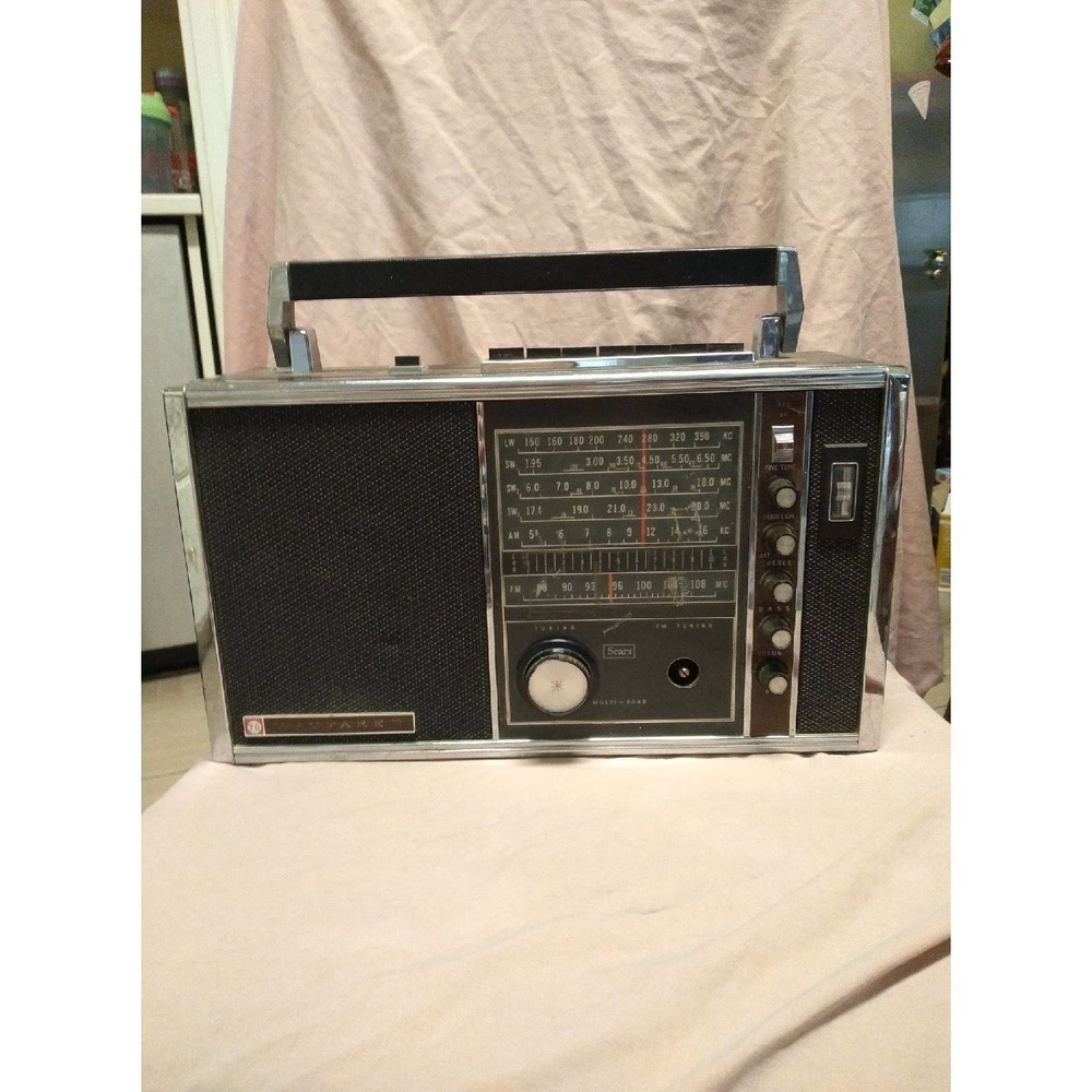 Sears Wayfarer Radio